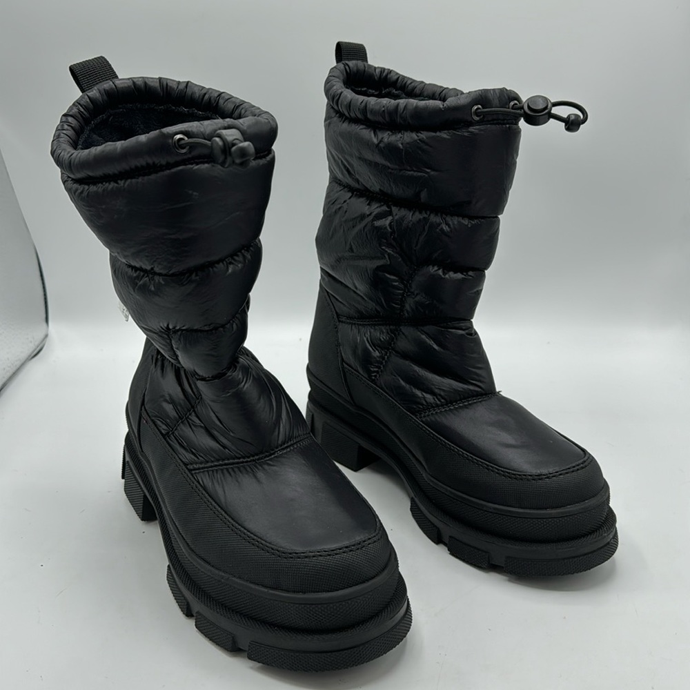 NWT Harmony Pull-on Harmony Puffer Boot